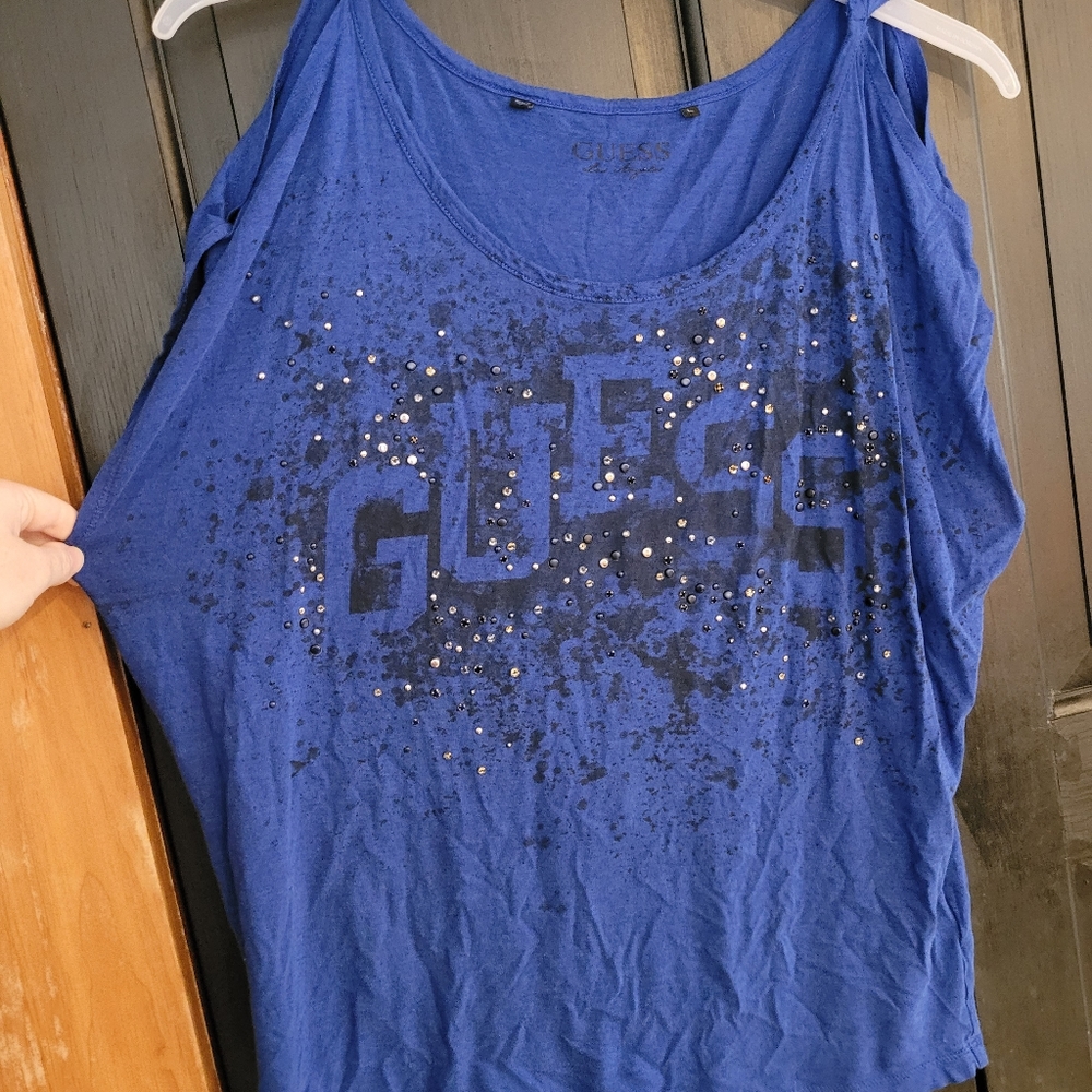Guess graphic tee with styled sleeves